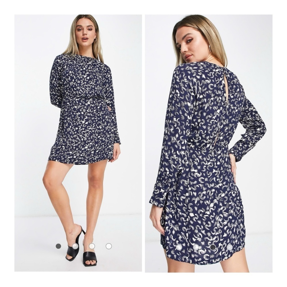 & Other Stories Size 8 Navy White‎ Printed Long Sleeve Shirred Neckline Dress